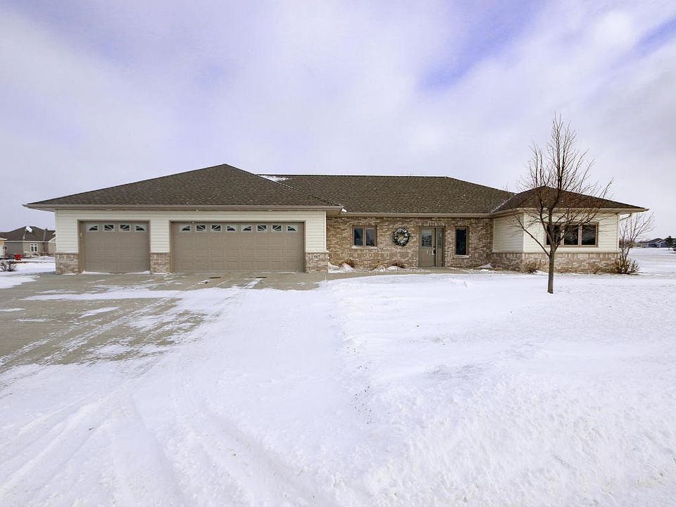 1st image of 907 Amanda Ln