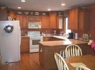 13296 Lighthouse Rd, La Salle, MI 48145