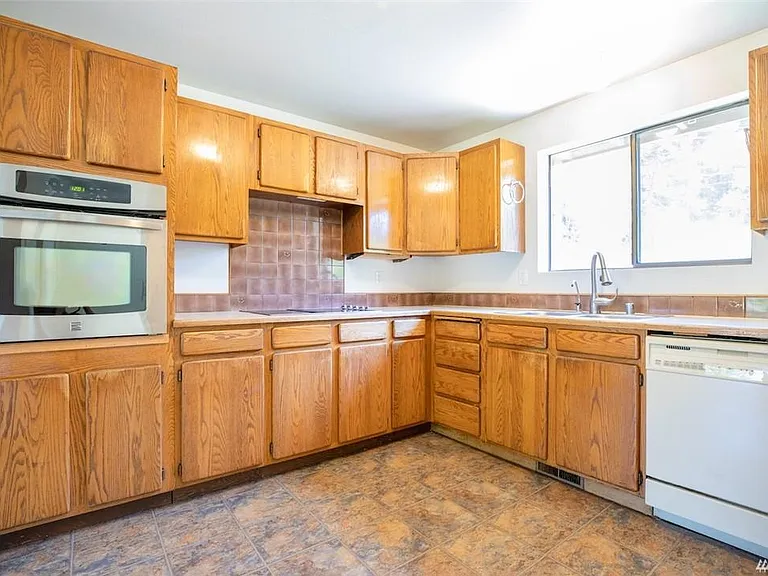 8985 Miller Rd NE — Photo 8