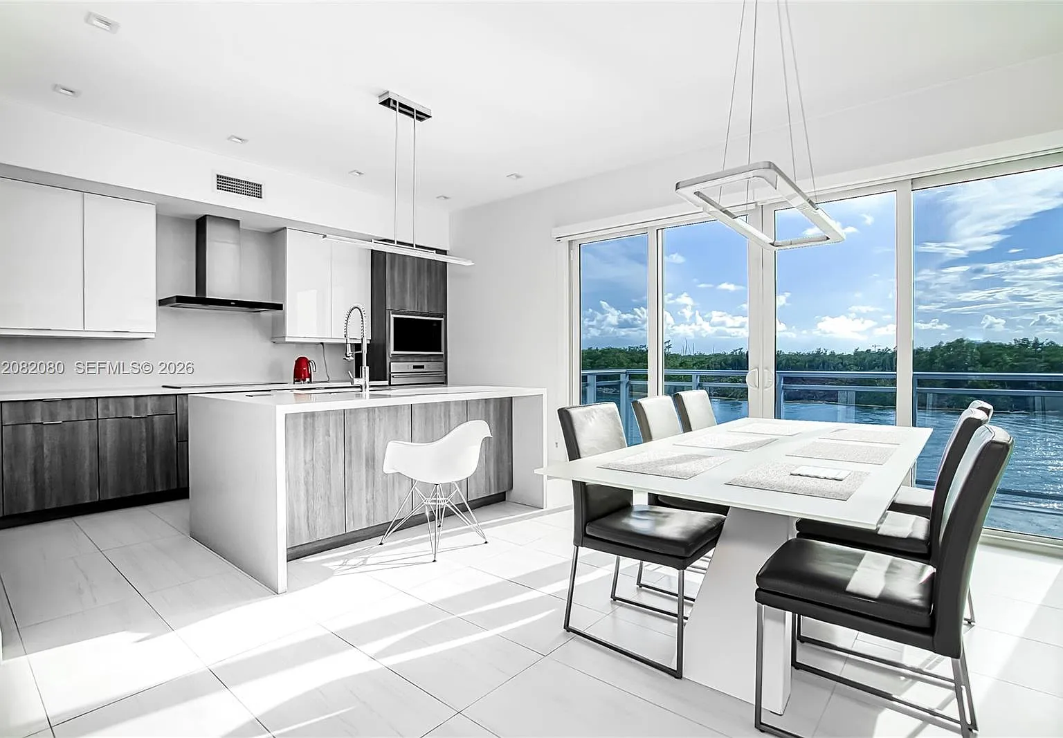 Seaside Village West Cond — Photo 1