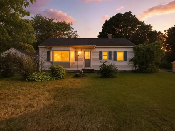 33 Birchwood Rd, Southwick, MA 01077