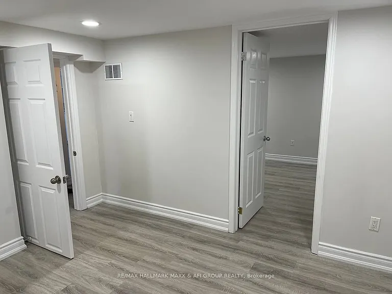 3 Evan Rd #BASEMENT — Photo 9