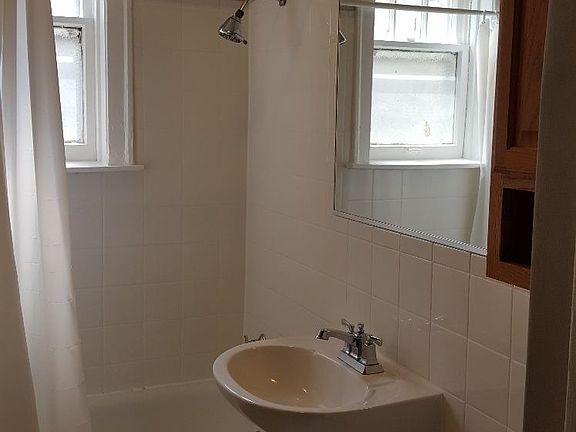 2nd image of 458 N Austin Blvd #2W
