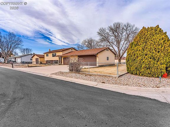 3rd image of 25451 Parkview Dr