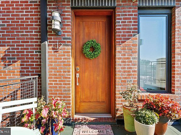 5th image of 1247 E Columbia Ave APT 12