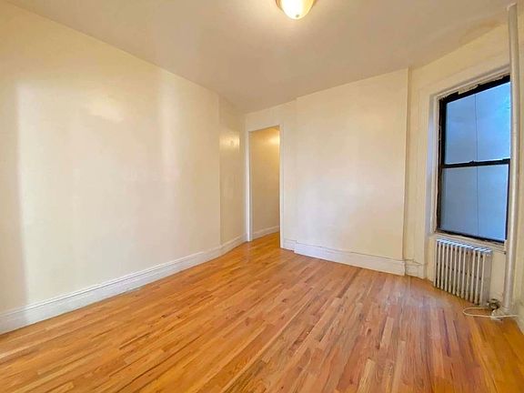 4th image of 621 Metropolitan Ave #2AA
