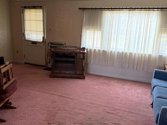 2nd image of 337 Linden Ln