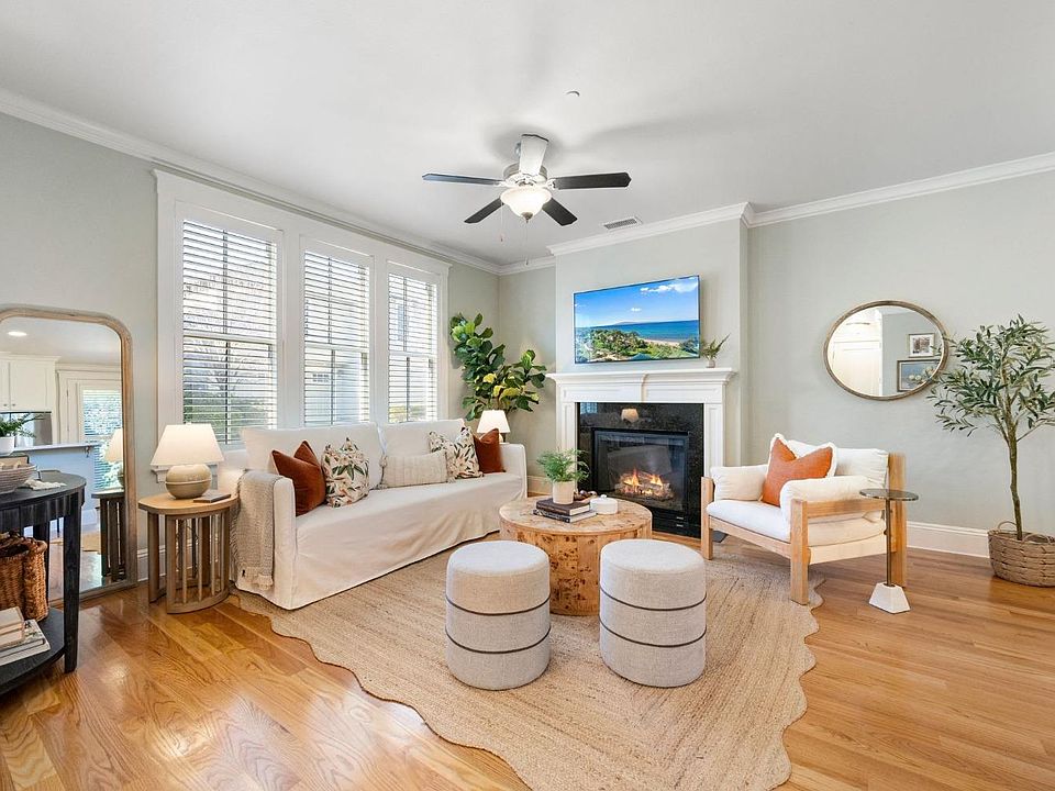 1st image of 906 Boccoli Street