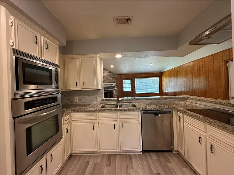 422 Gamewood Dr — Photo 15