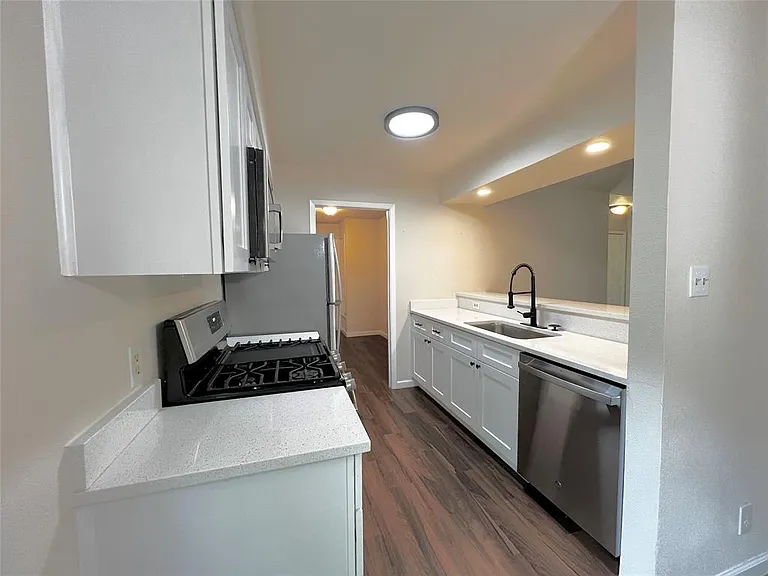 10711 Lanshire Dr #A — Photo 6