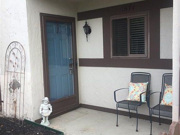 3rd image of 1674 Longbow Ln