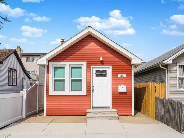 35 Milbank Rd, Staten Island, NY 10306