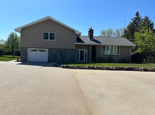 203 3rd St, Armour, SD 57313