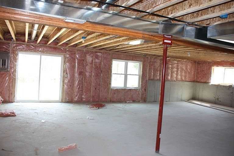 1st image of 325 Four Seasons Ln