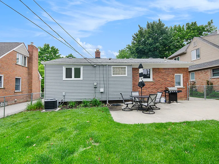 3022 Elmhurst Ave — Photo 26