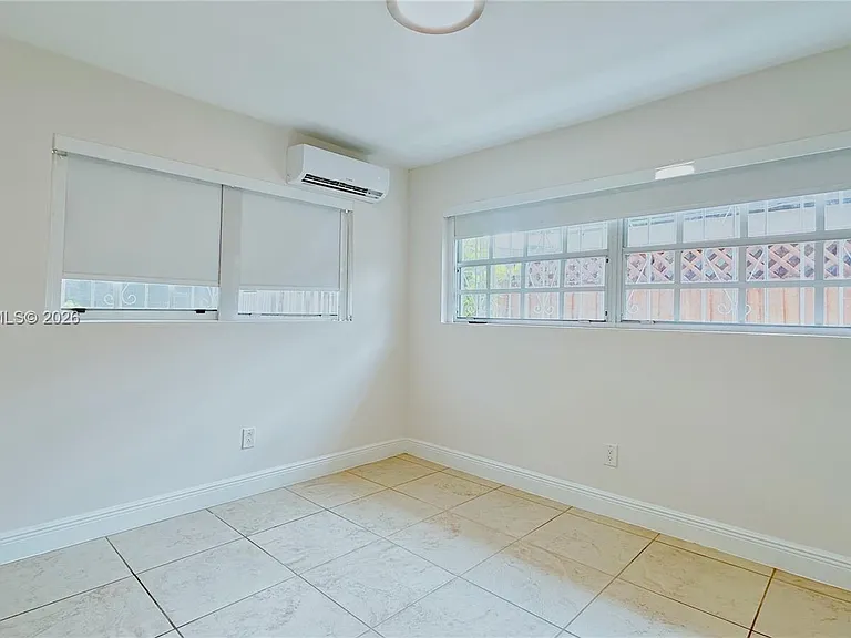 286 NW 39th St #288 — Photo 13