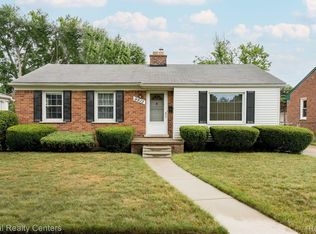 9912 Loveland St, Livonia, MI 48150
