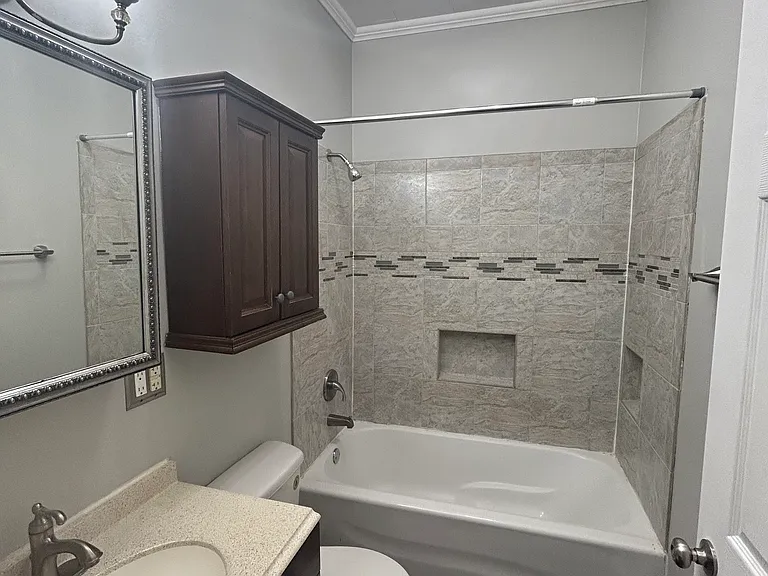 73 Douglas Ave NW — Photo 17