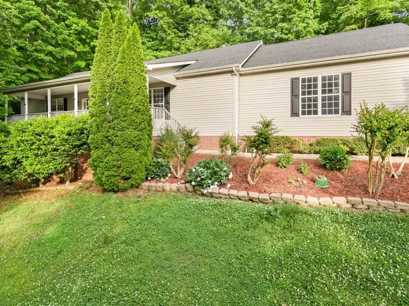 9711 Imperial Dr, Ooltewah, TN 37363