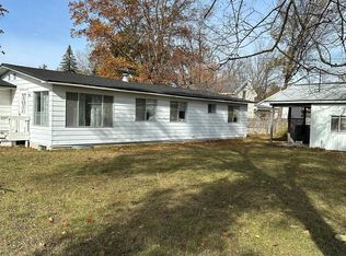 415 S Walnut St, Kalkaska, MI