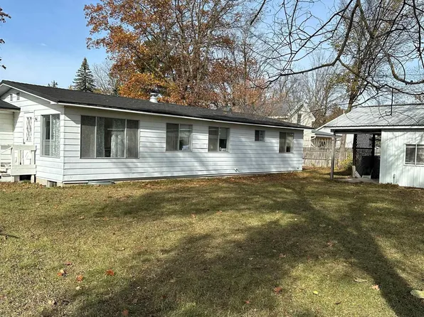 415 S Walnut St, Kalkaska, MI 49646
