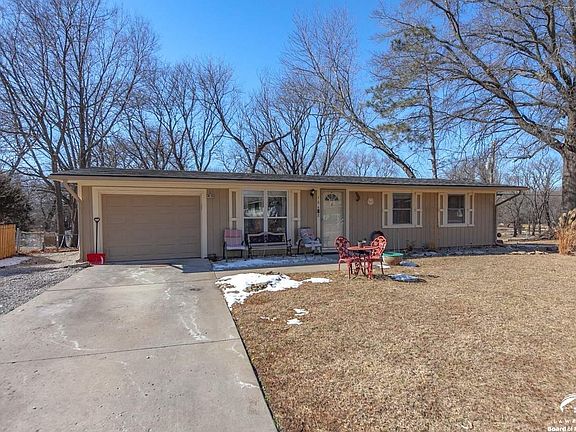 1648  Rose Lawrence, KS listing photo #2