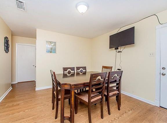 4th image of 1042-44 S Carrollton Ave