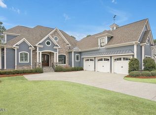 2734 Parkridge Dr, Southport, NC 28461