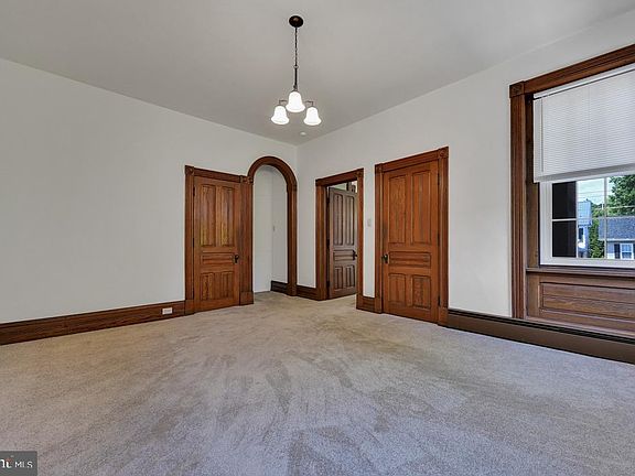4th image of 302 E Market St #2F