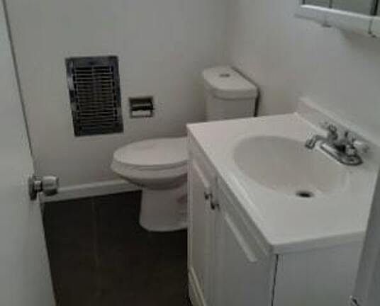3rd image of 5627 Lexington Ave #3A