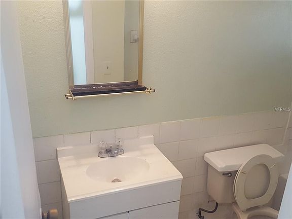 4th image of 1308 E River Cove St