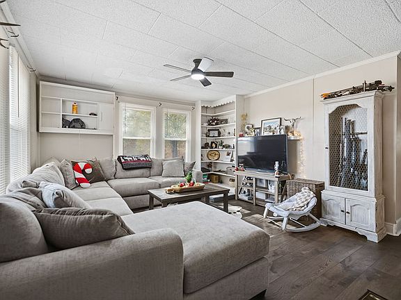 5th image of 5107 Davis Cir