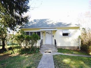 27 Maple Ave, Closter, NJ 07624