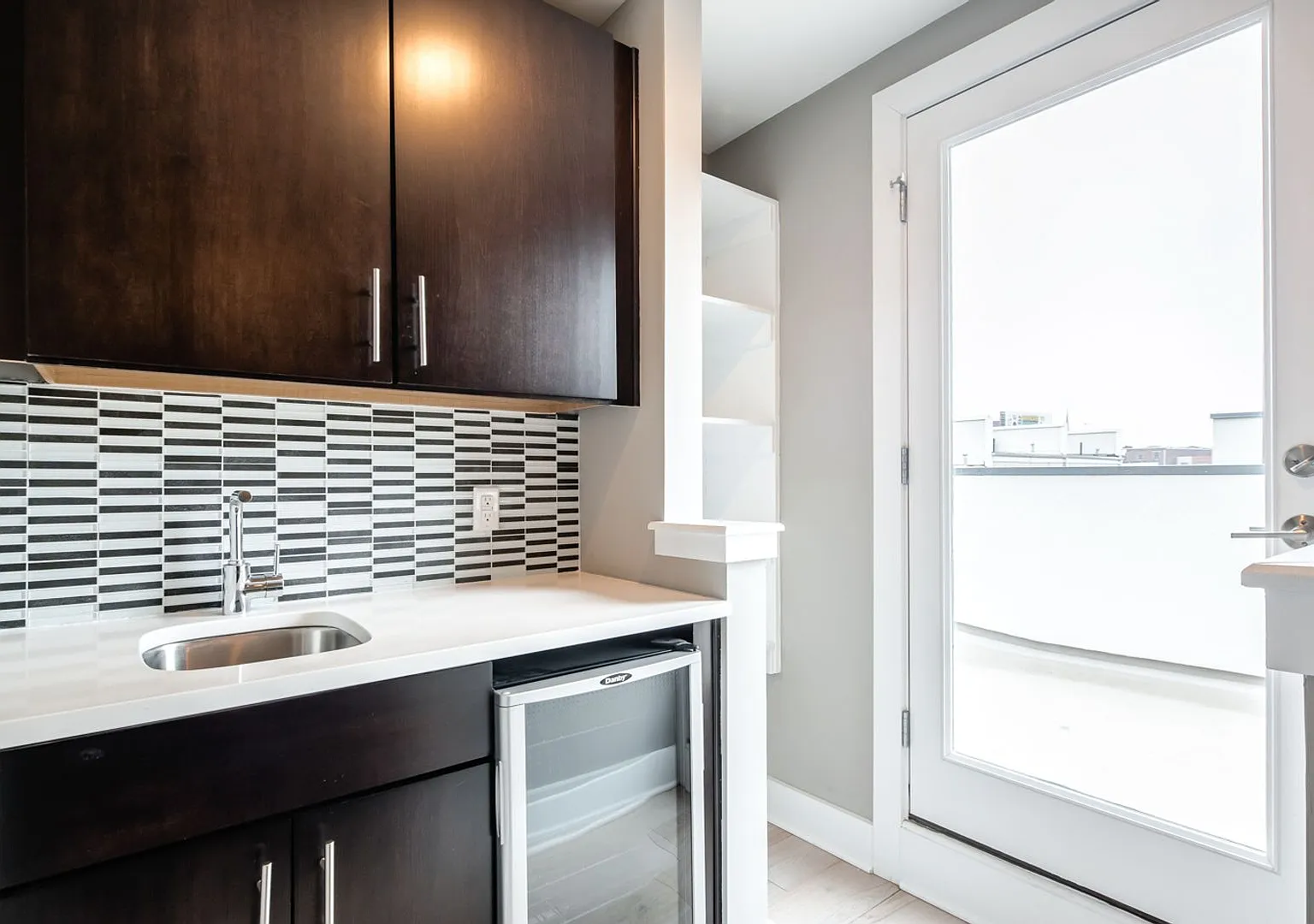 Northern Liberties Townhome with Parking — Photo 4