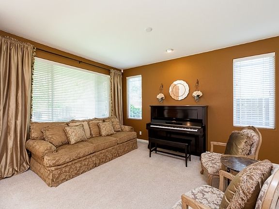 2nd image of 961 Palmer Cir
