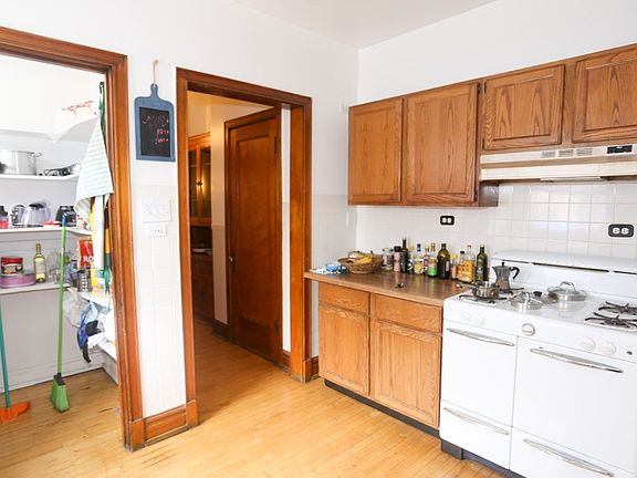 4th image of 1408 W Rosemont Ave #4