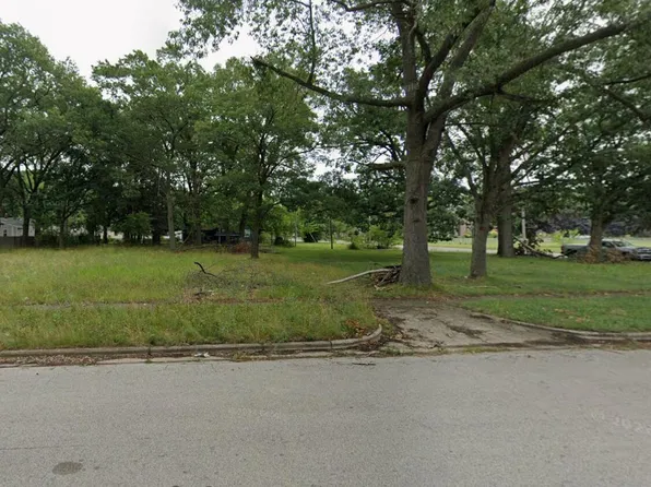 2138 Elwood St, Muskegon Heights, MI 49444