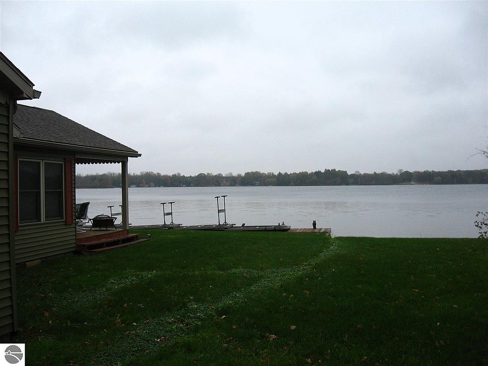 1st image of 5750 Lake Shore Dr