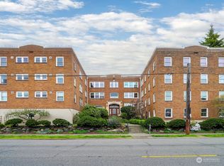 220 W Olympic Pl APT 310, Seattle, WA