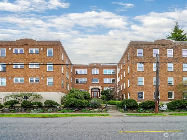 220 W Olympic Place #310, Seattle, WA 98119