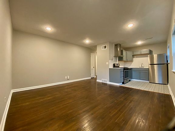 4th image of 112 W 51st St APT 203