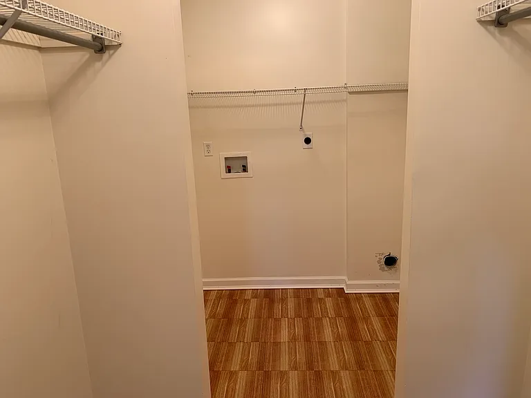 2 BR 1 Bath Apartment — Photo 17