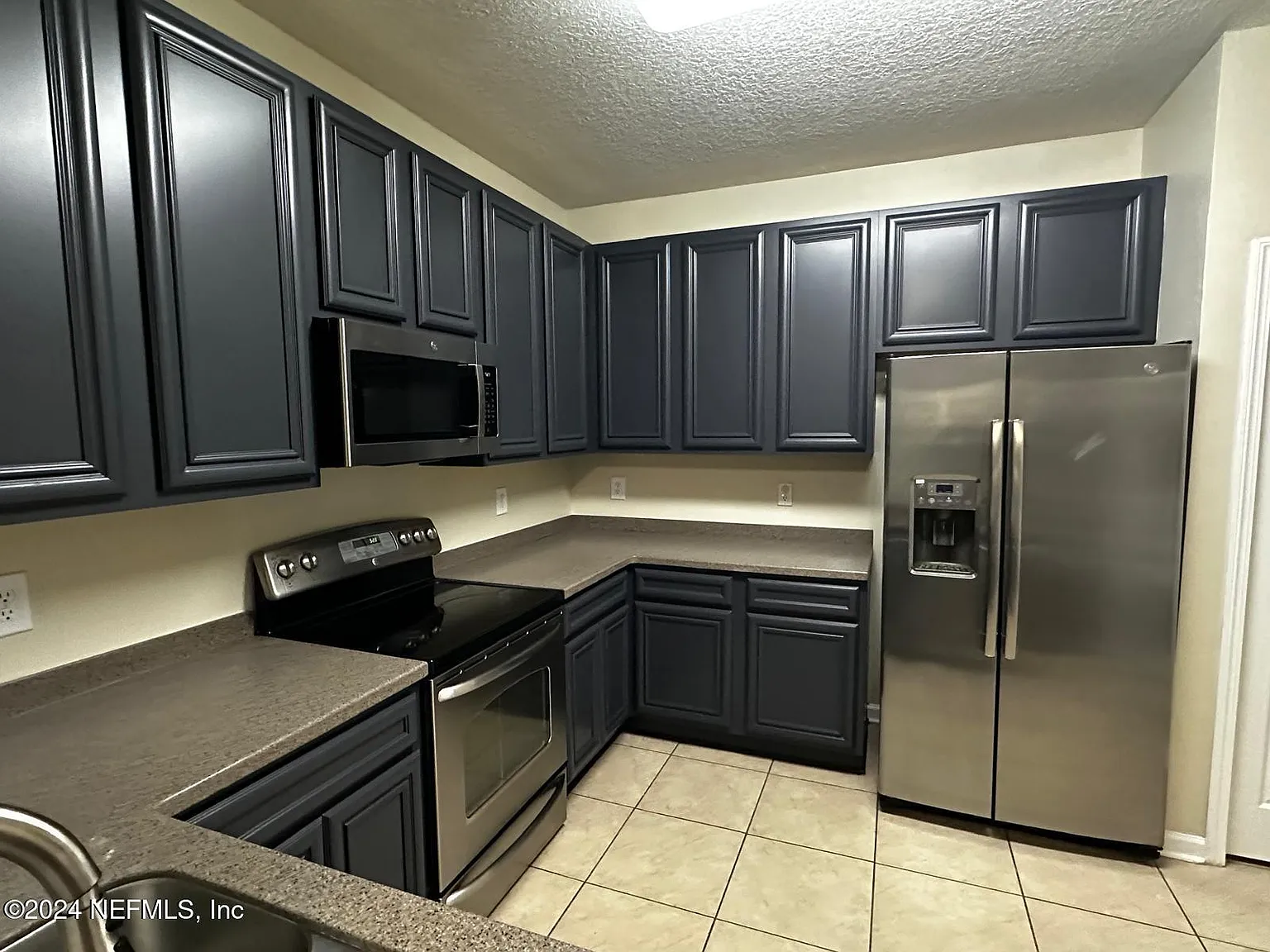 3 bed, 2.0 bath, 1145 sqft, $1,600 — Photo 3