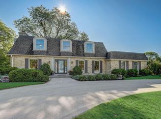 2810 Meadowside Ct, Brookfield, WI 53005