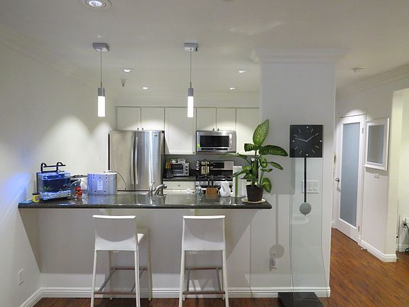 4th image of 1049 S Hobart Blvd #102