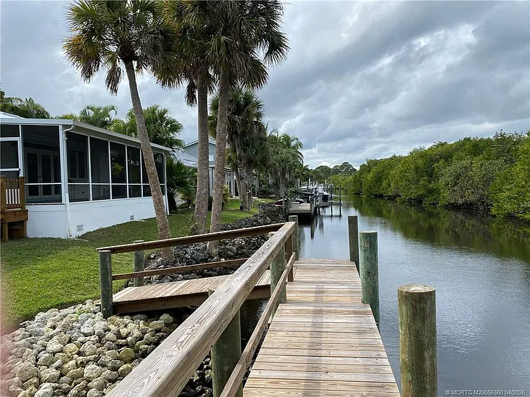 625 SW Salerno Rd — Photo 15
