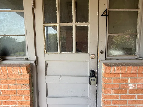 2101 S College Ave APT 4, Bryan, TX 77801