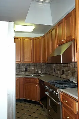 Rented by Tower Brokerage | media 62