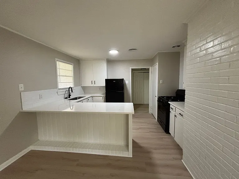 2608 E Cavett Dr — Photo 8