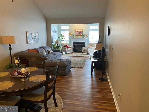 4th image of 33 N Cummings Dr